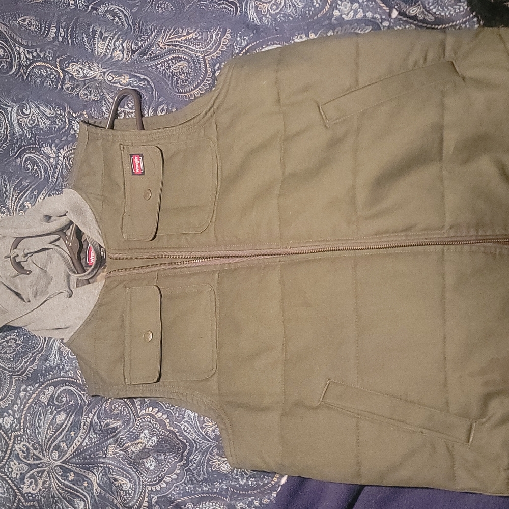 wrangler work vest & hoodie